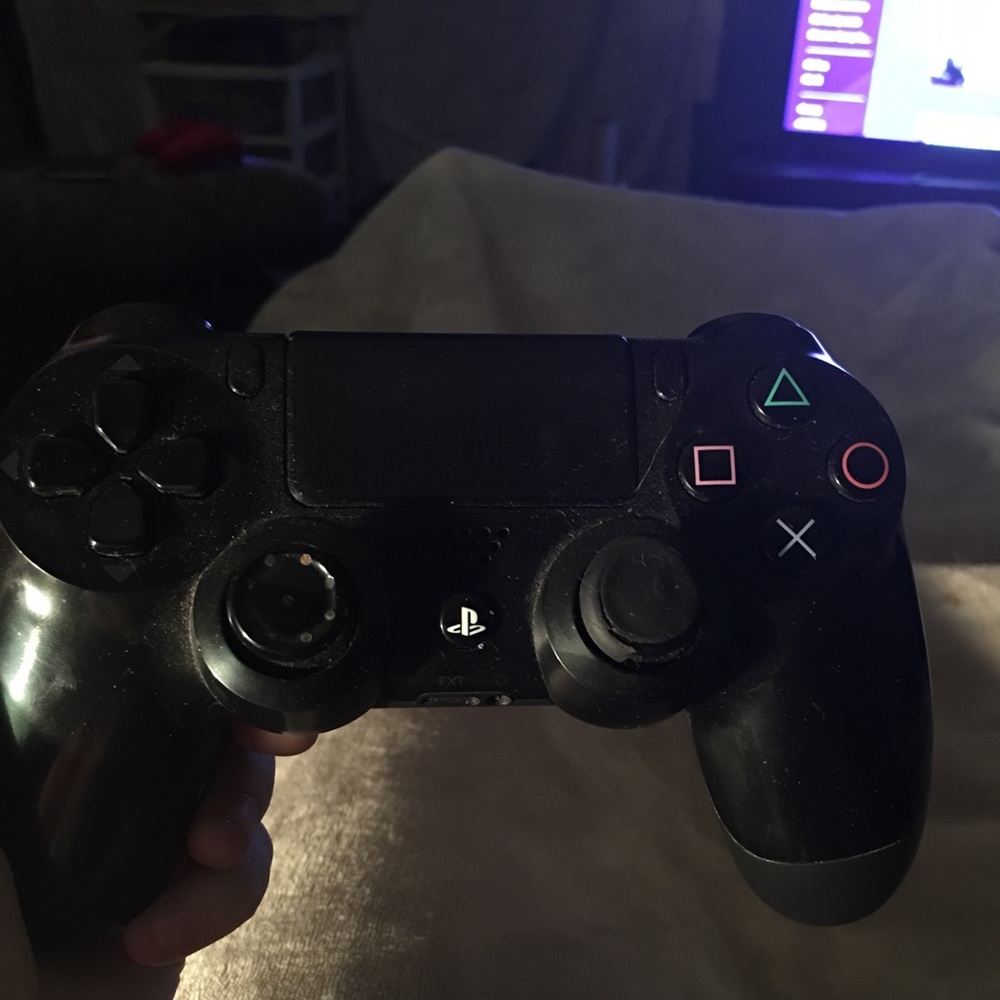 PS4 controller - Picture 2 of 3